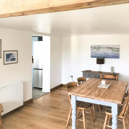 Holiday home Rocksborough *